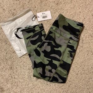 Zyia camo leggings